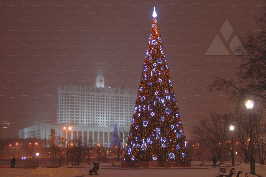 ЁЛКА «СНЕЖНЫЙ СЕРПАНТИН» гостиница Украина (Radisson Collection)