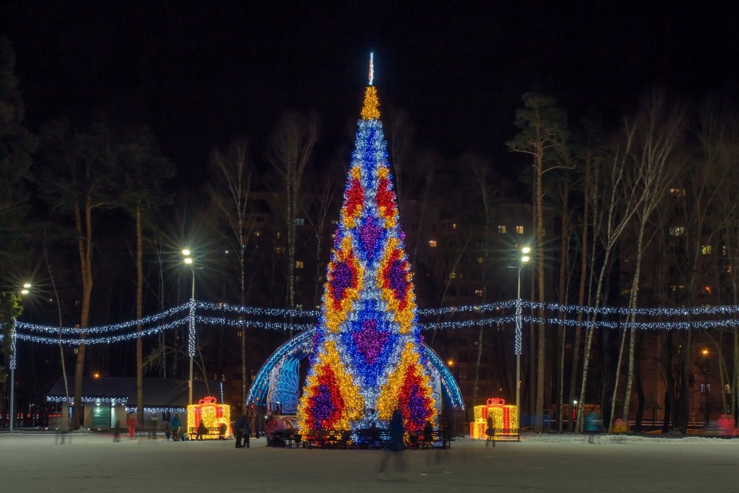 «Ёлкин Дом» - крупнейший российский производитель искусственных елей больших размеров